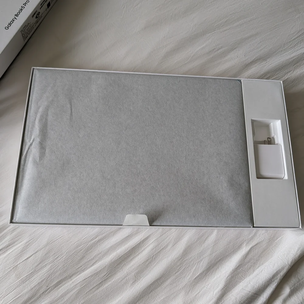 Samsung Galaxy Book5 Pro 360 - Silver Laptop